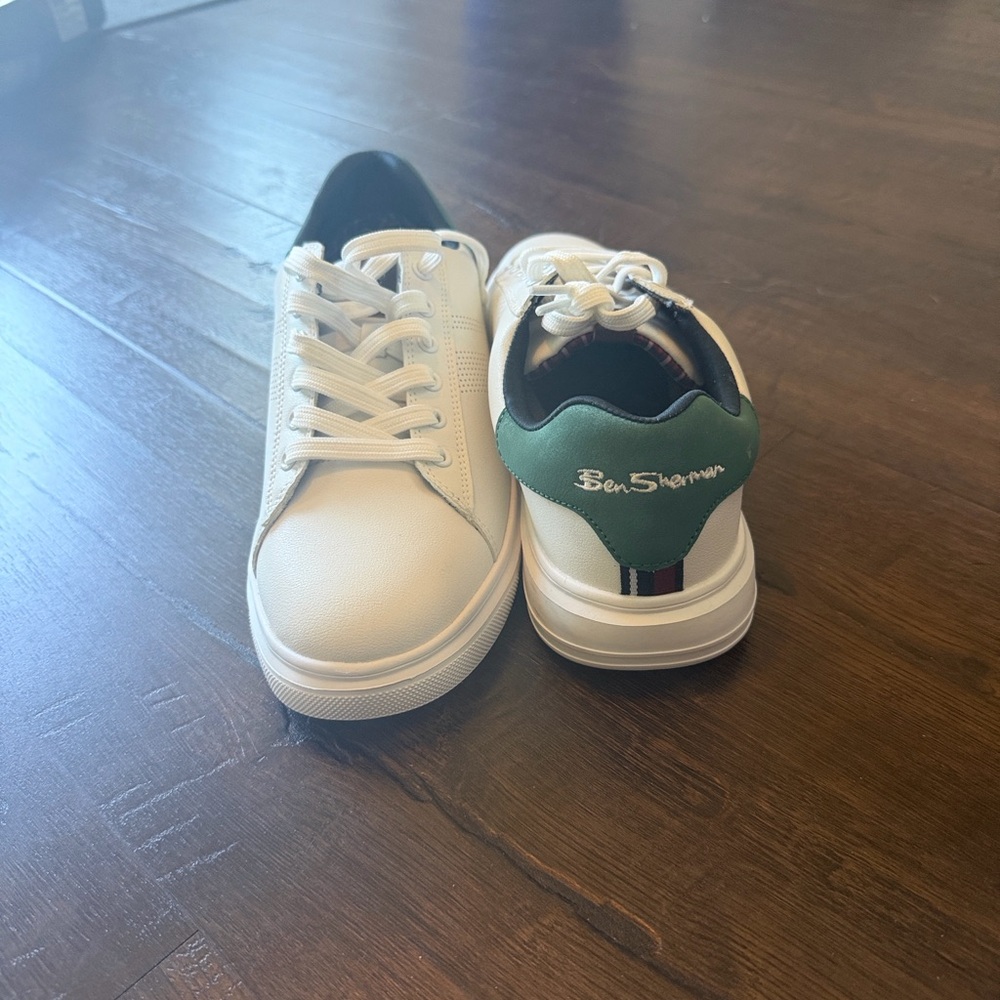 Ben Sherman White Sneakers with Green Accent
